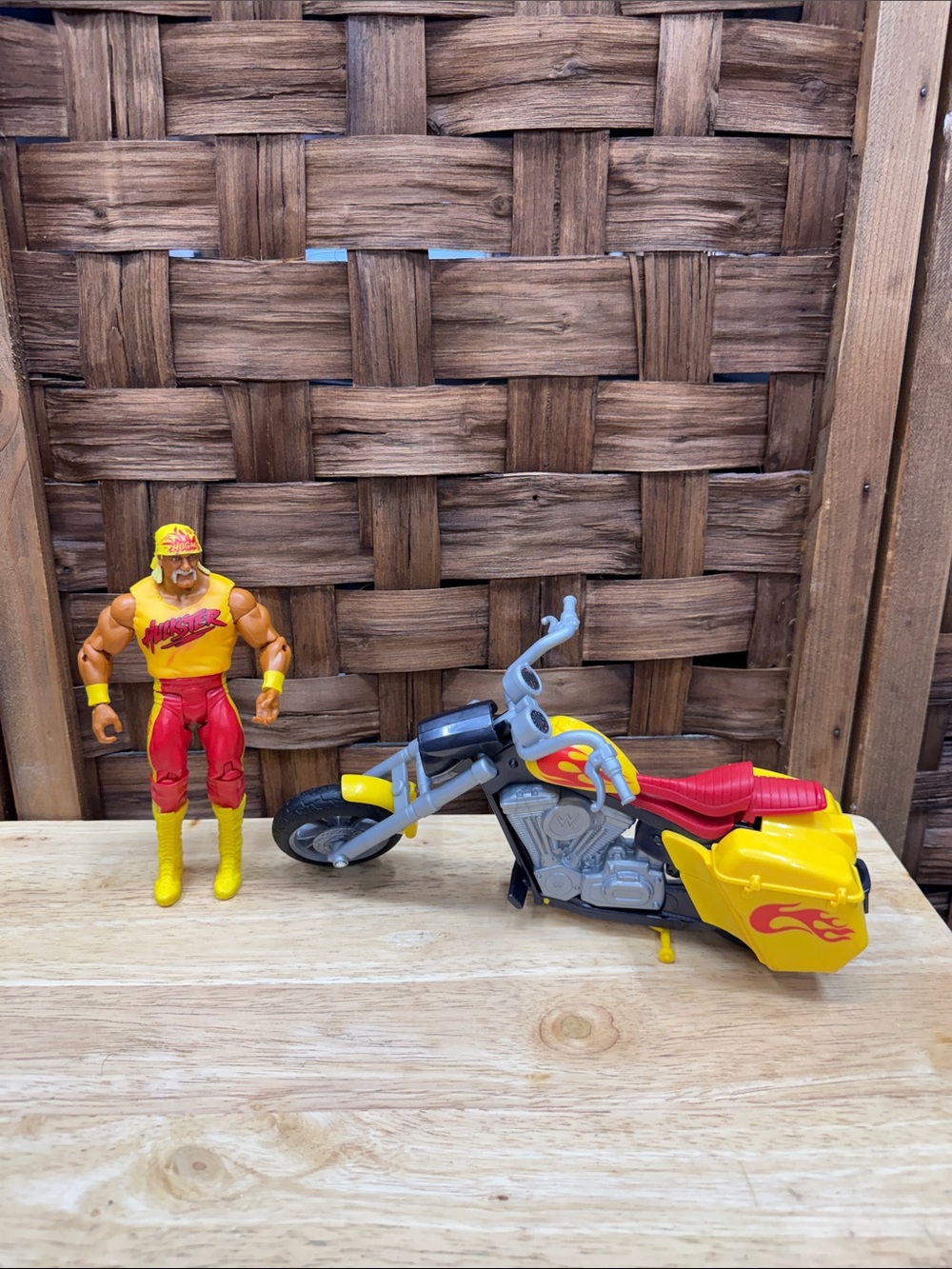 Mattel WWE Wrekkin Python Power Slamcycle with Hulk Hogan Figure Set